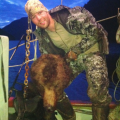 Dieses Bild von NHL-Star Clayton Stoner mit einem toten Grizzly gelangte an die Öffentlichkeit