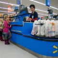 Verdienen Mitarbeiter bei Walmart so wenig, dass sie auf Lebensmittelspenden angewiesen sind? Foto: Walmart