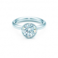 Den Ring für die Verlobung kaufte der Mann bei Tiffany's für umgerechnet 150.000 Euro. Foto: Tiffany's